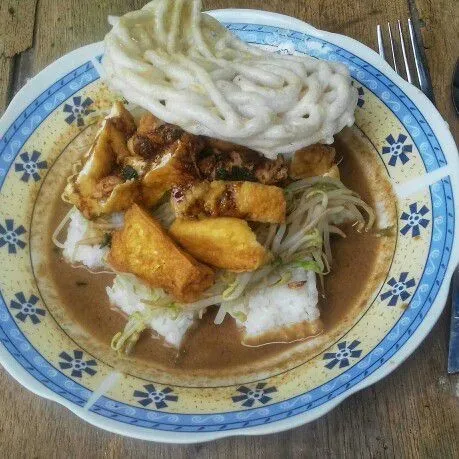 Tahu Campur Lontong Vegan #JagoMasakMinggu3Periode2