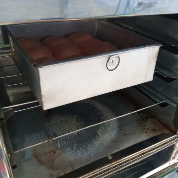 Panaskan oven. Kemudian panggang selama 20-25 menit dengan suhu 170 derajat. Atau sesuai oven masing-masing. Angkat dan sajikan.