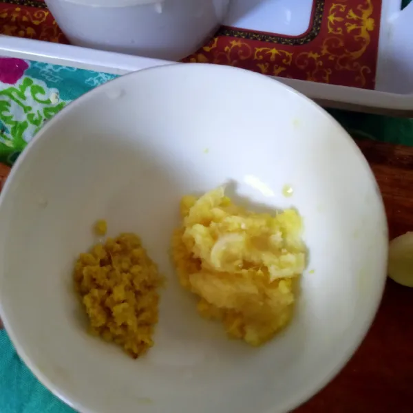 Parut baput & jahe, rajang halus kubis.