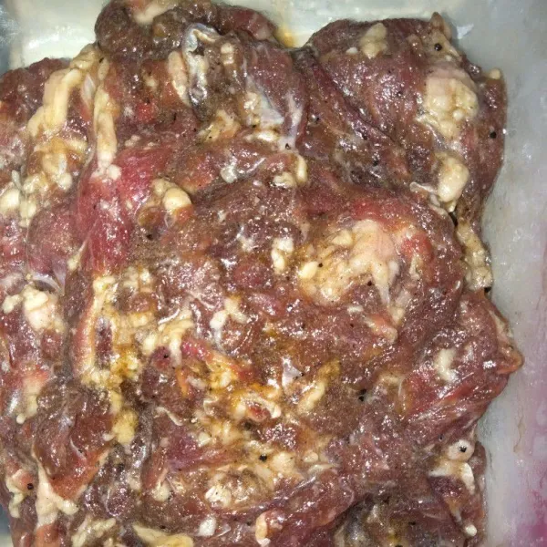 Aduk rata simpan dalam kulkas 2 jam.