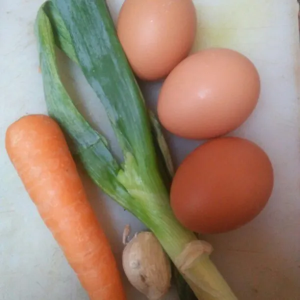 Siapkan bahan-bahannya.