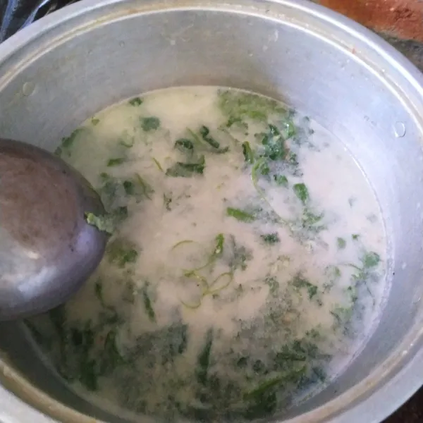 Koreksi rasa, angkat. Siap disajikan.