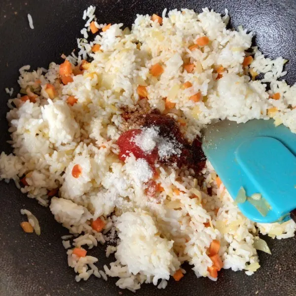 Masukkan semua bumbu. aduk rata dan masak sampai matang. matikan api.