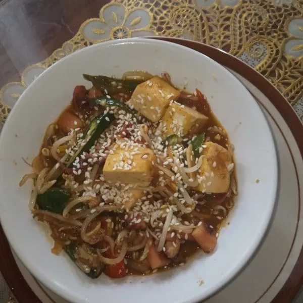 Tambahkan wijen sangrai sajikan.