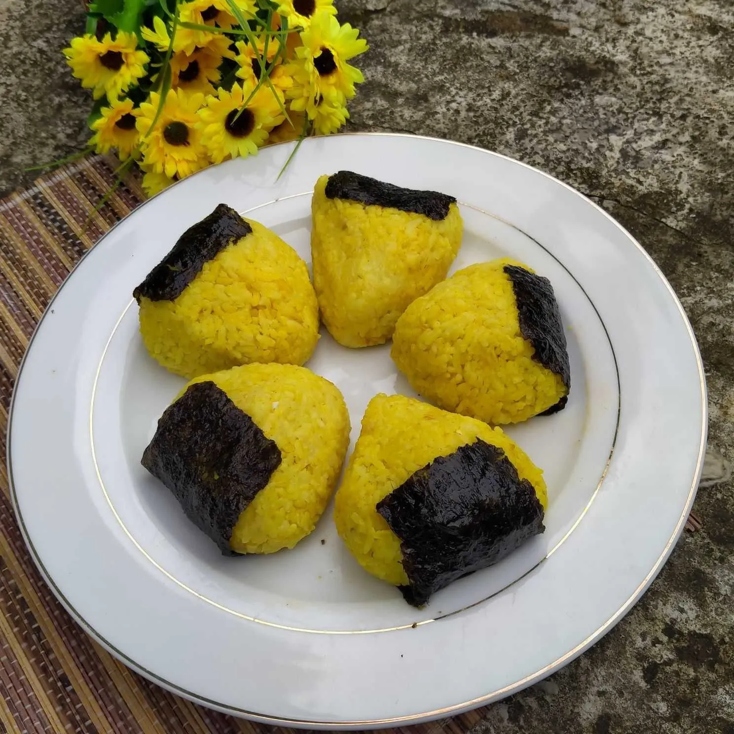 Onigiri Nasi Kuning #JagoMasakMinggu4Periode2