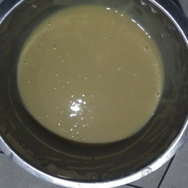 Aduk rata kemudian diamkan kira-kira 10 menit.