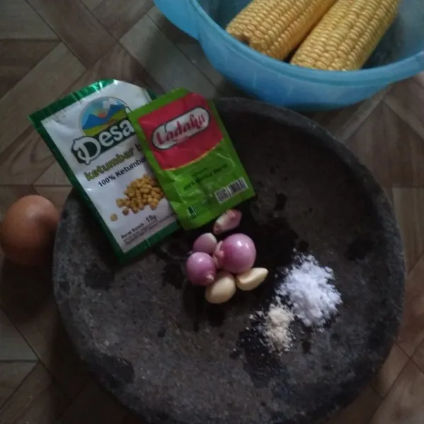 Siapkan bahan bahannya.