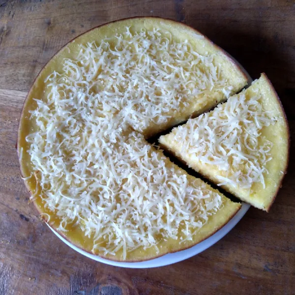 Potong prol tape sesuai selera. Sajikan.