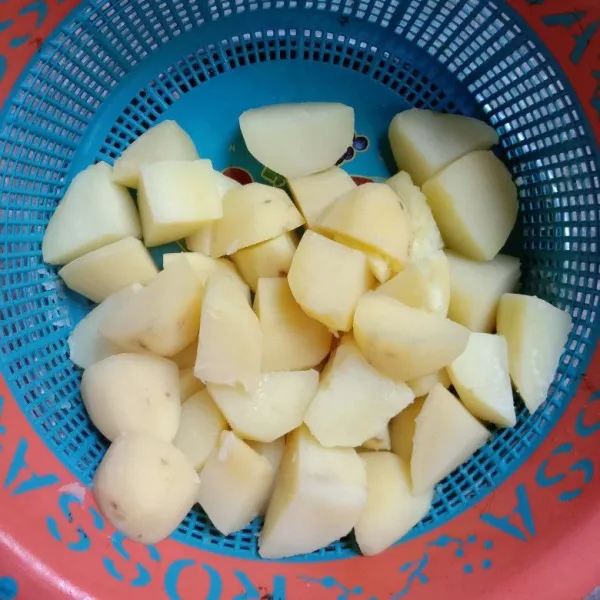 Setelah empuk lalu tiriskan.