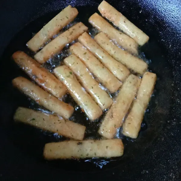 Goreng sampai kecoklatan. Siap disajikan.