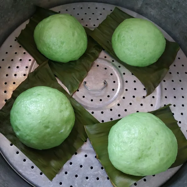 Setelah matang keluarkan dari kukusan dan siap disajikan.
