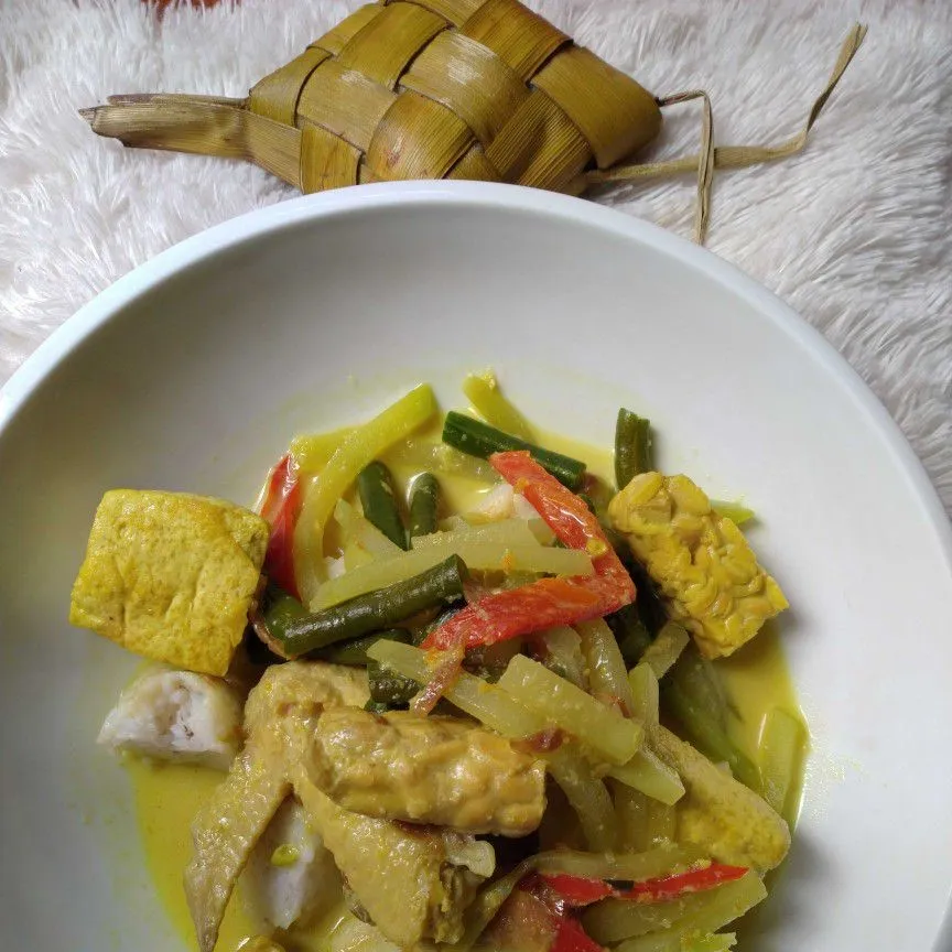 Tupat sayur
