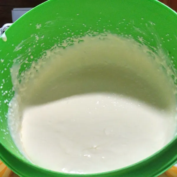 Mixer semua sampai tercampur rata.