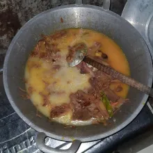 Tambahkan santan, masak sampai mendidih