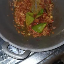Tumis bumbu sampai harum