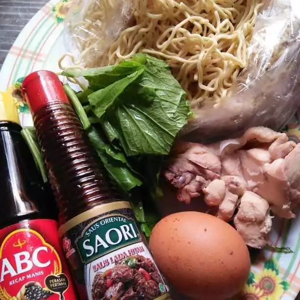 Step 1 Mie Goreng Ayam Lada Hitam