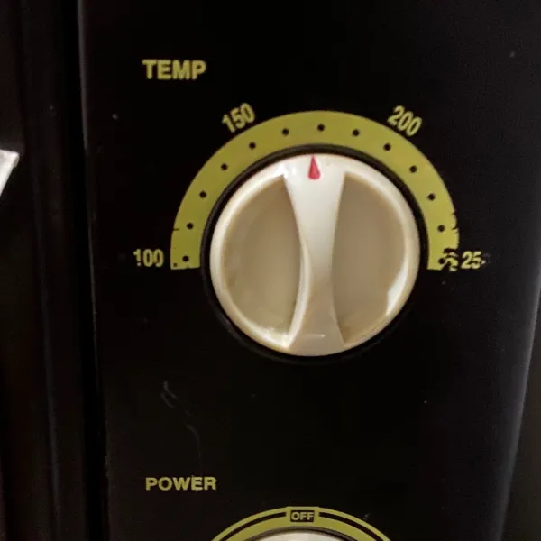 Panaskan oven di 160-165 derajat celcius api atas bawah