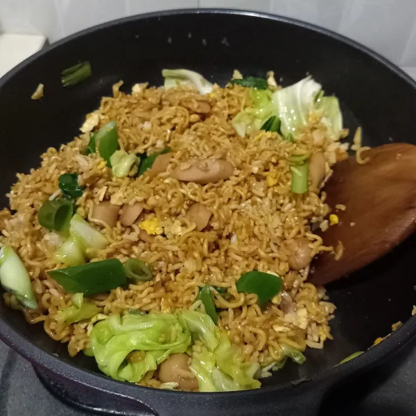 Terakhir koreksi rasa, jika rasa sudah enak, matikan api.