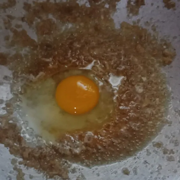 Ceplokan telur buat orak-arik.