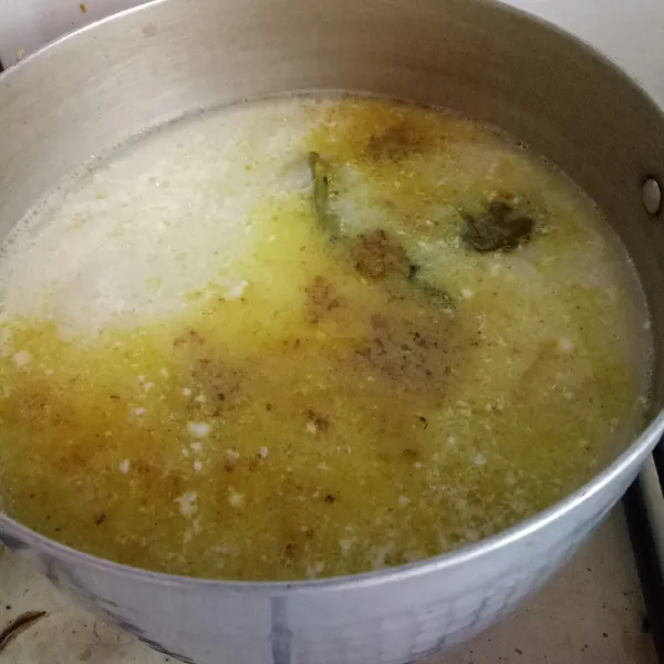 Masukkan bumbu tumis.