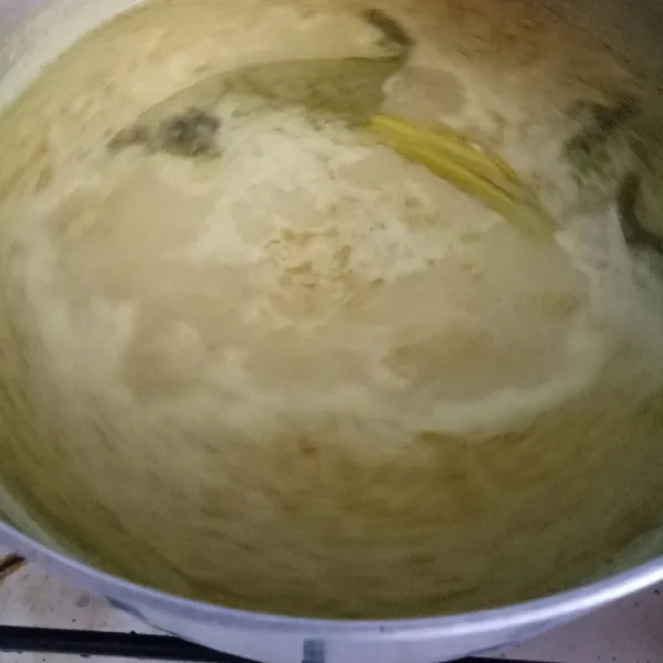 Masukkan bumbu perasa dan koreksi rasa. Sisihkan.