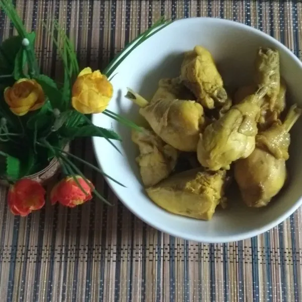 Angkat setelah matang dan sajikan bersama nasi hangat dan pelengkap lainya atau bisa digoreng lagi. Selamat mencoba