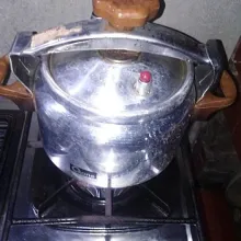 Presto daging hingga empuk. Sisihkan.