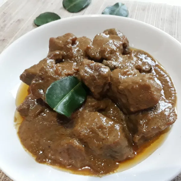 Masak sampai daging lunak dan menyusut airnya lalu tambahkan kecap manis test rasa.