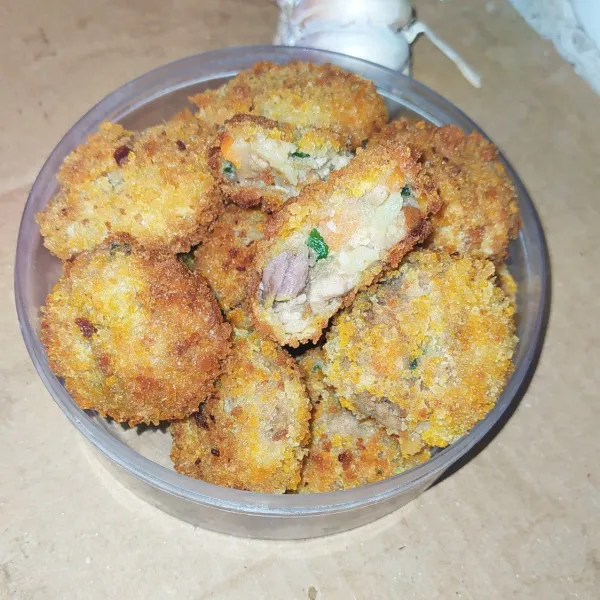 Kroket siap disajikan.