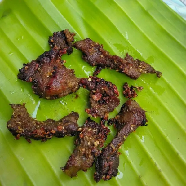 Tiriskan dan sajikan selagi hangat. So Yummy. 👌👌