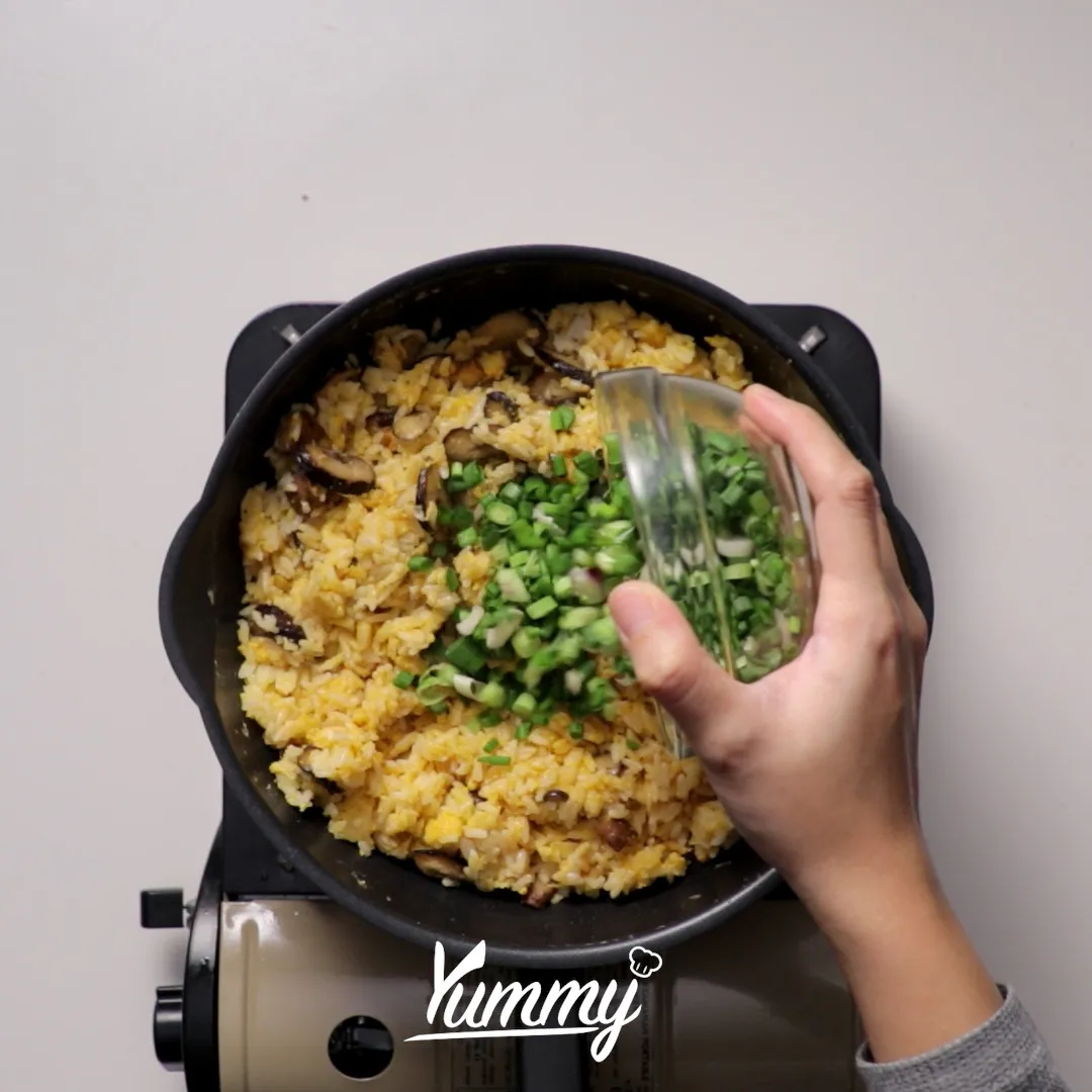 Step 4 Nasi Goreng Mentega Telur Shiitake