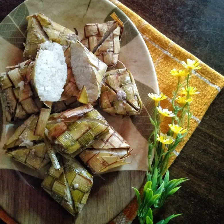 Ketupat Lemak Gurih #JagoMasakMinggu9Periode2