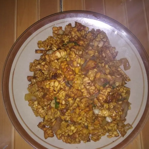 Tempe orak arik siap di sajikan.