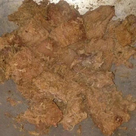 Masak daging sampai set dan mengering.