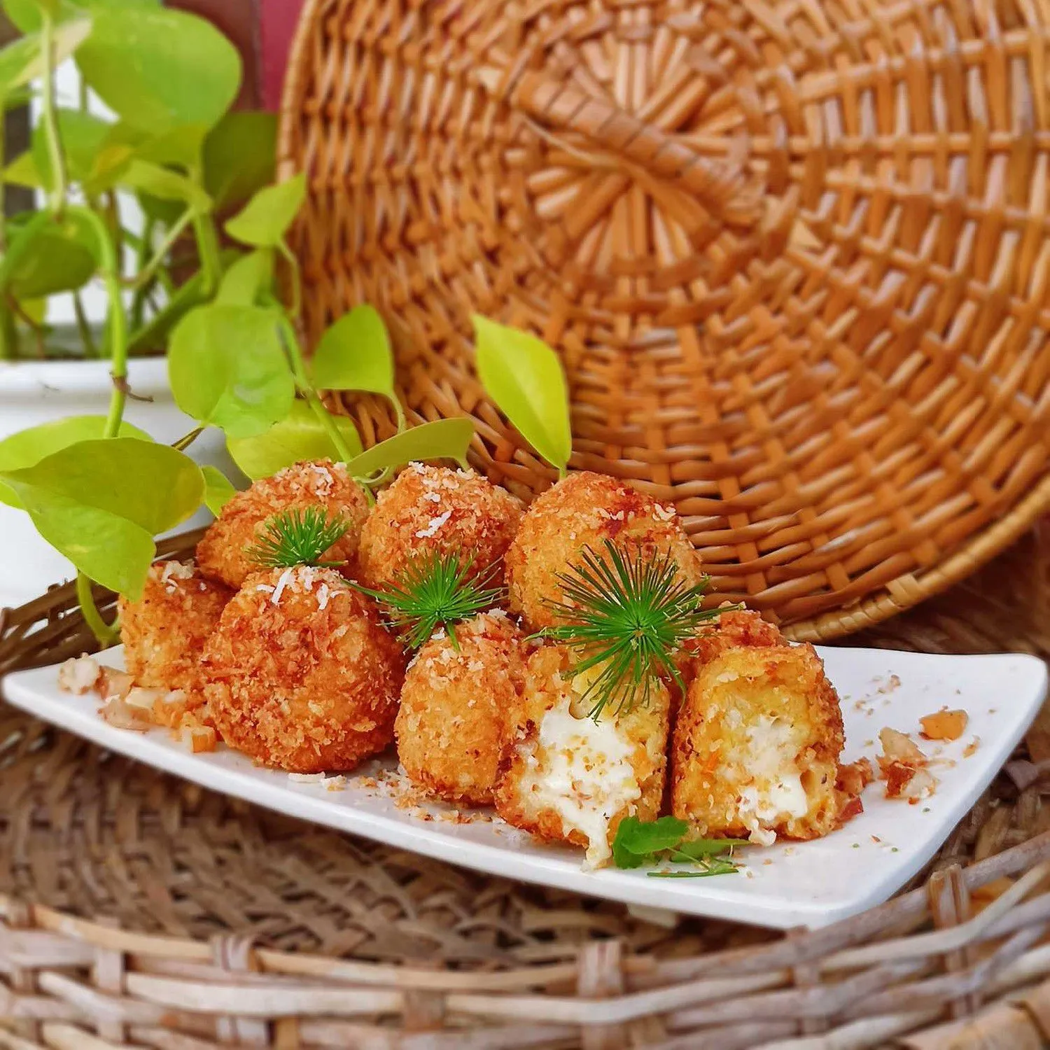 Pom-Pom Kentang Mozarella Kelapa #JagoMasakMinggu9Periode2