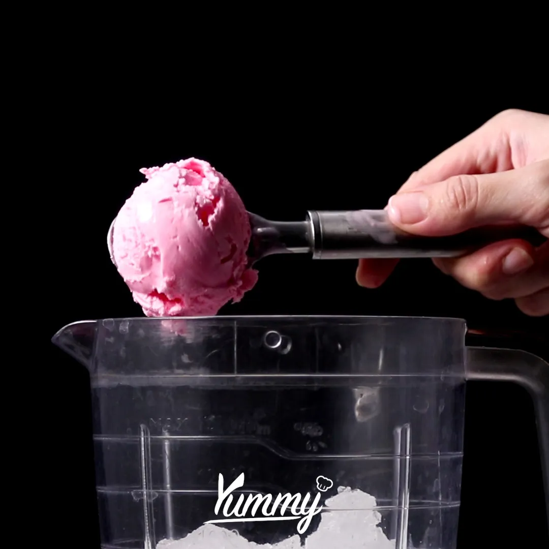 Step 2 Strawberry Cheese Milkshake