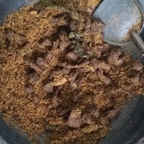 Memasak di aduk terus hingga coklt kekuningan.