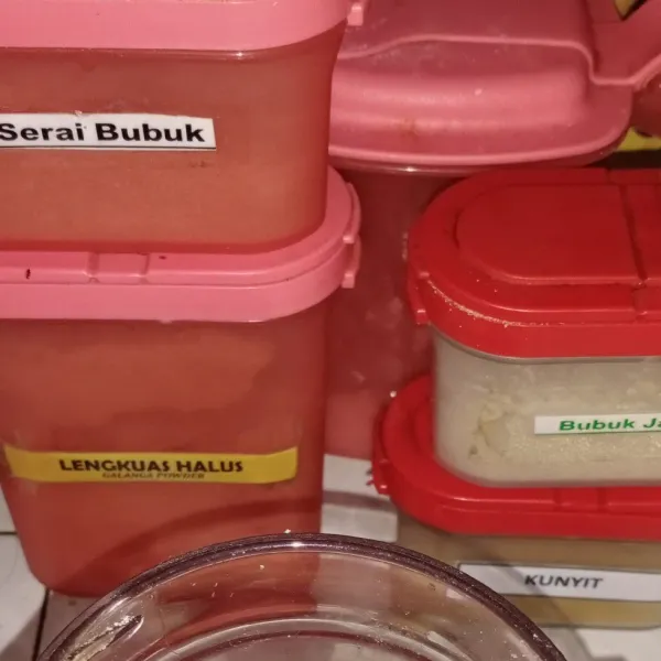 Siapkan semua bumbu bubuk