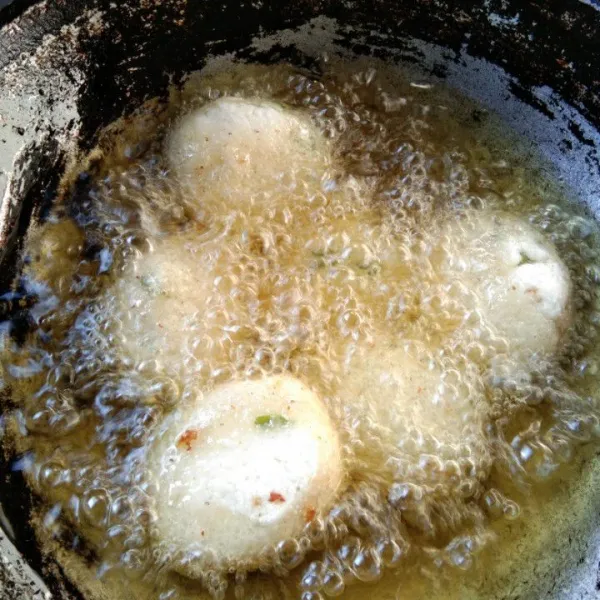 Goreng hingga matang kecokelatan.
