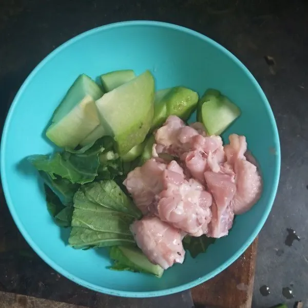 Siapkan semua bahan.