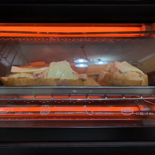 Panggang roti pada suhu 120 derajat selama 3 menit (medium)