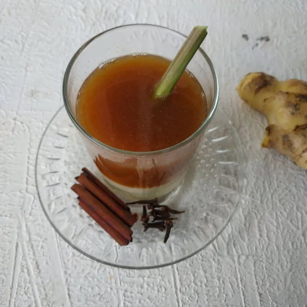 Sajikan, aduk dulu sebelum diminum.