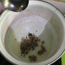 Haluskan bumbu halus lalu tumis hingga harum.