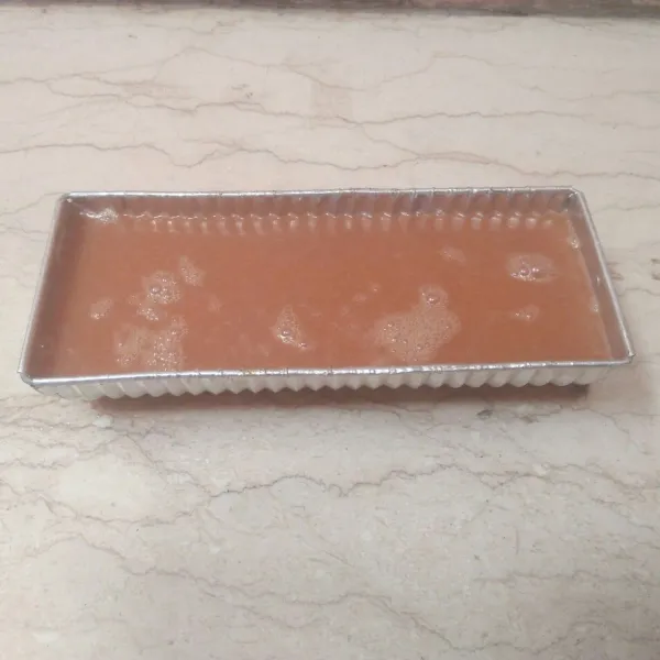 Masukan ke dalam cetakan agar-agar. Biarkan sampe puding set lalu masukan ke dalam kulkas.