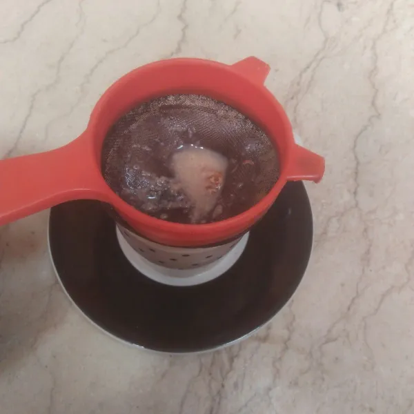 Saring sajikan di saat panas / hangat .