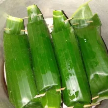 Lalu bungkus daun pisang dan kukus 30 menit