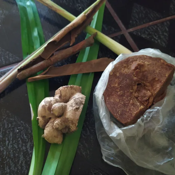 Siapkan semua bahan-bahan.