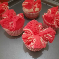 Bolu Kukus Zebra Merah Putih