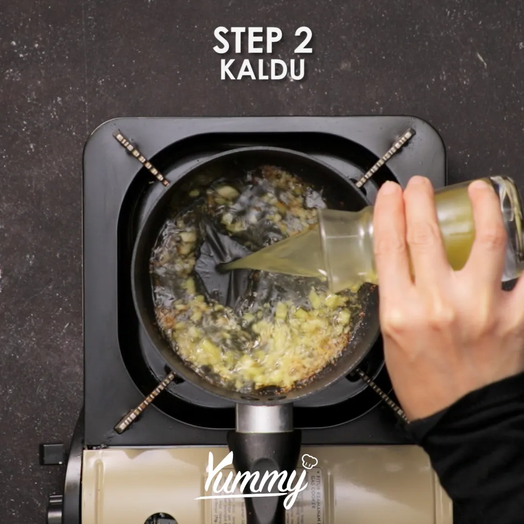 Step 2 Saus Wonton Goreng
