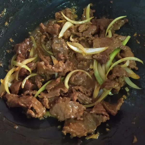 Tes rasa dan cek kematangan daging